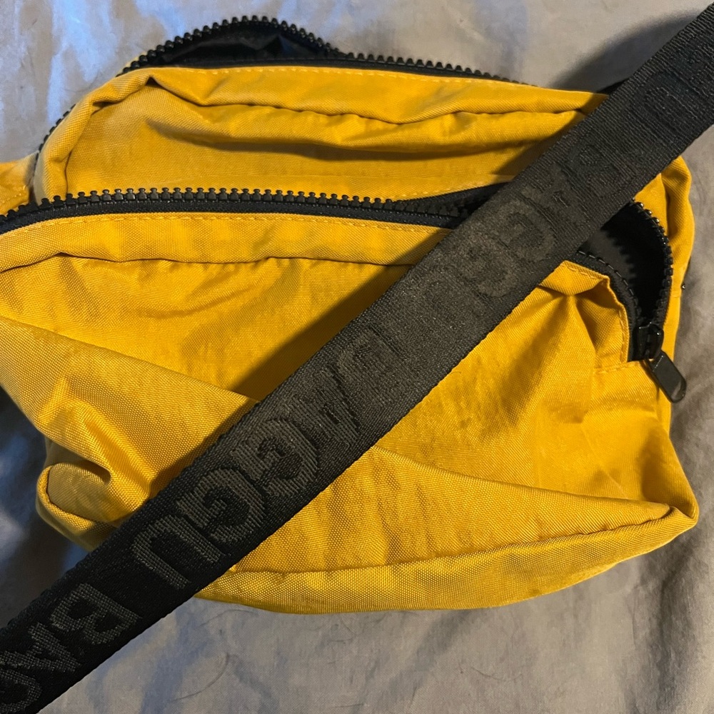 BAGGU Yellow and Black Crossbody Bag with Durable Strap